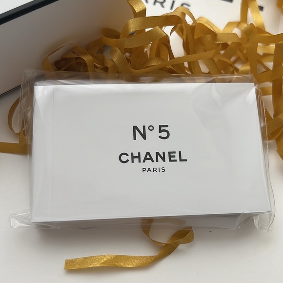 CHANEL Advent Calender Box 24 - Picture 2 of 5